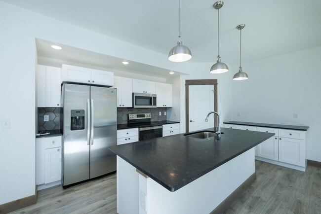 90 Whiskey Wy Unit B