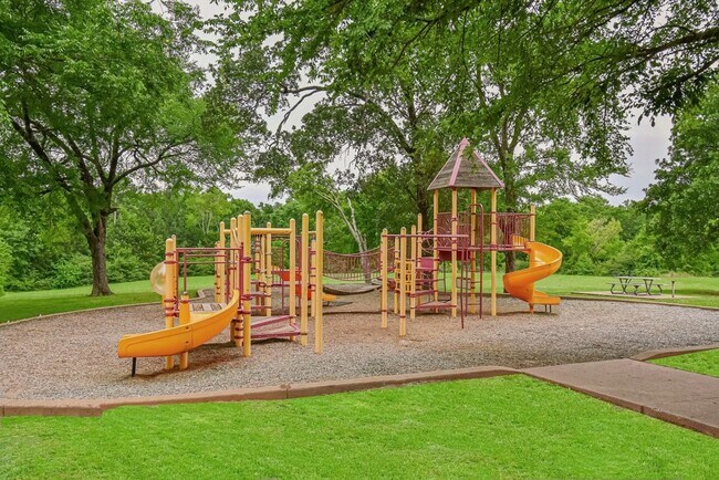 Photo - 1220 Heritage Dr