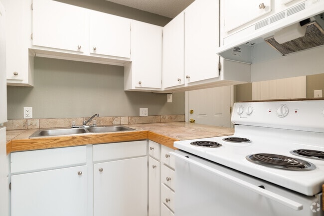 1BR, 1BA - 614SF - Orchid Flats