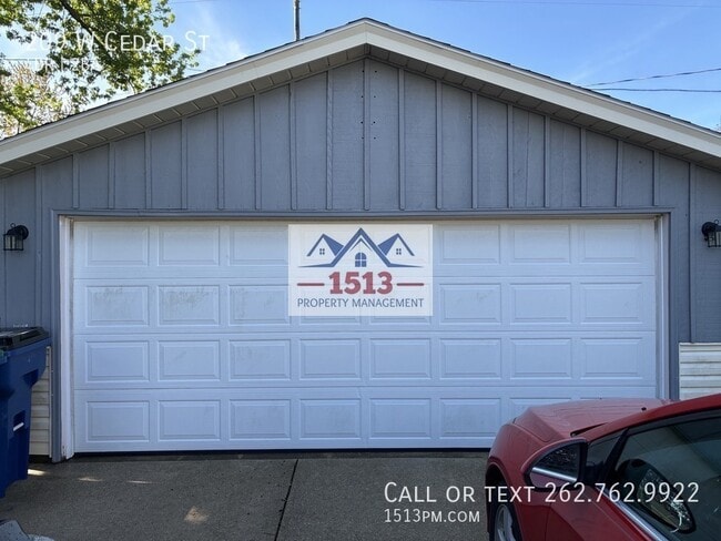 Photo - 209 W Cedar St