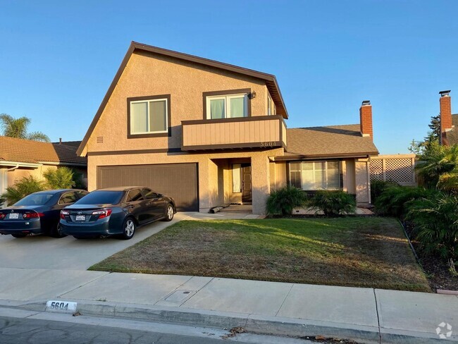 Building Photo - Great Mission Oaks Pool Home