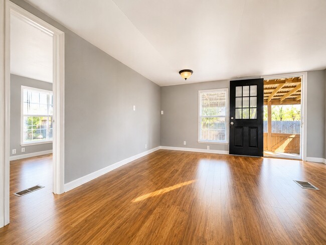 Photo - 1508 Darden Dr