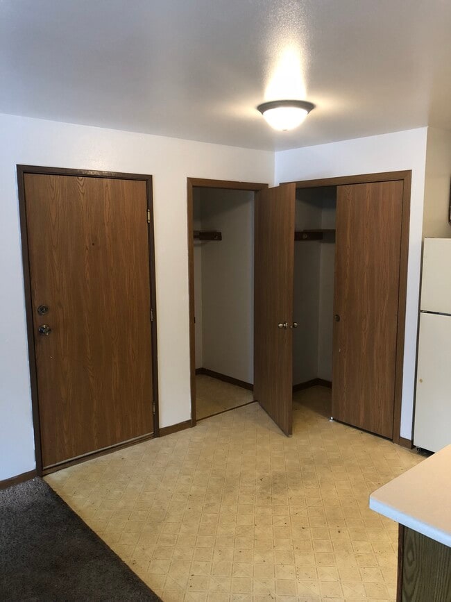 closet - Cimarron Court