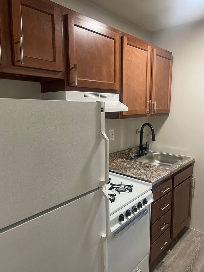 Photo - 2514 N St SE Unit 4