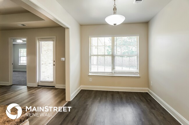 Photo - 223 Black Crk Trl