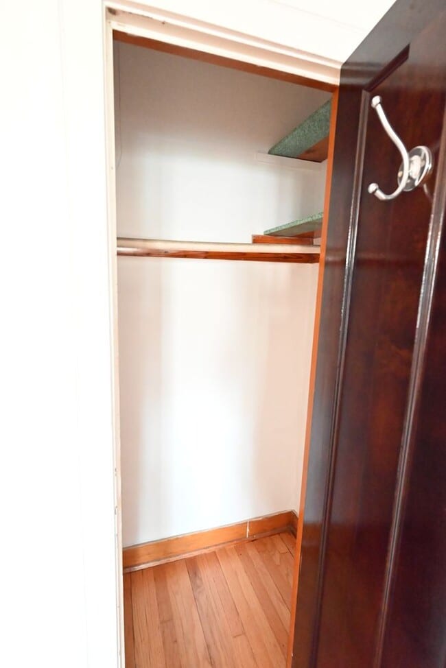 Photo - 2421 W Ardmore Ave Unit Apt 1