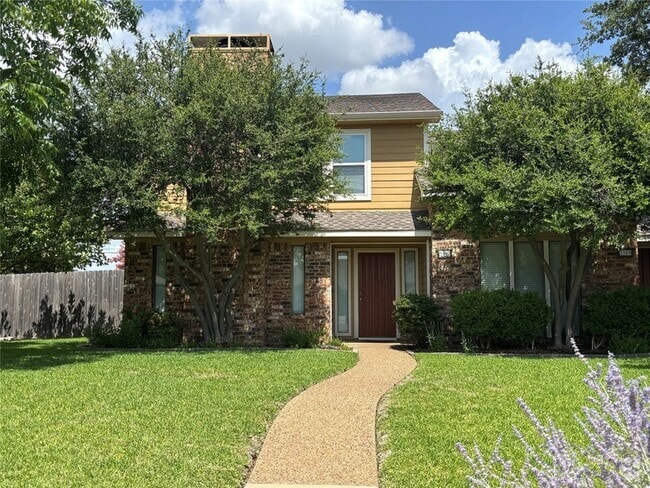 Building Photo - 3302 Wells Dr Rental
