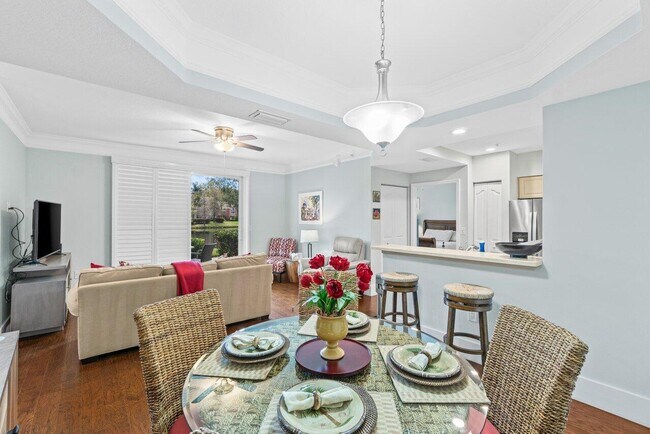 Photo - 2040 Alta Meadows Ln Condo Unit 1612