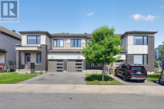 Photo - 129 Umbra Pl