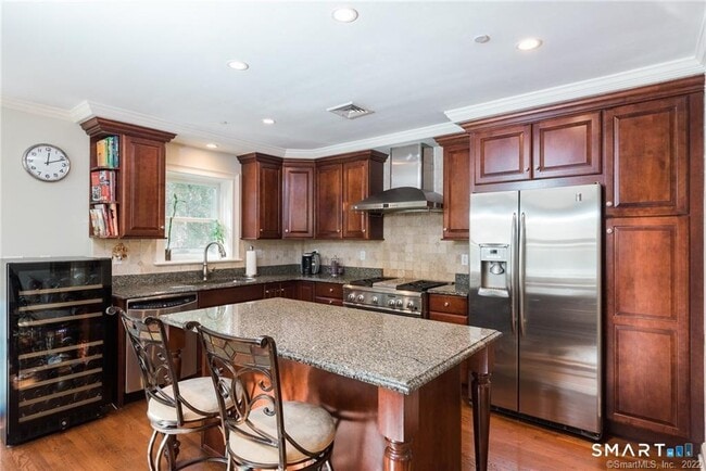 Photo - 70 Riverdale Ave Unit 1001