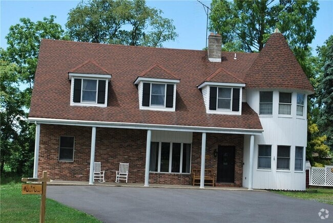 Building Photo - 25 Hathorn Rd Unit 1 Rental