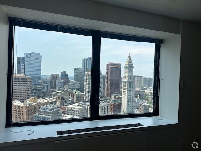 Building Photo - 85 E India Row Rental