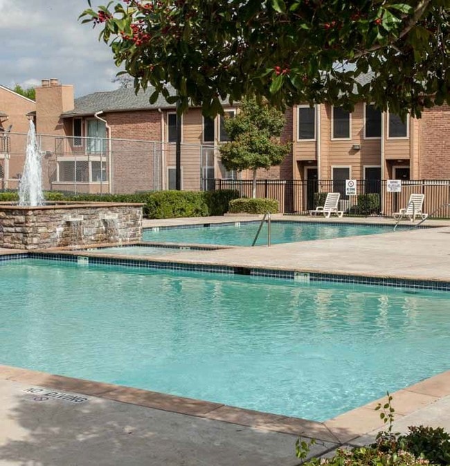 Pool - Mira Vista