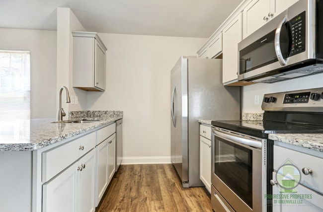 Photo - 111 Sitton Dr
