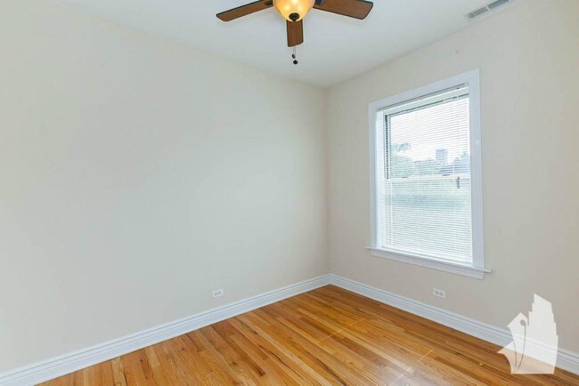 Photo - 1214 West Waveland-1 Unit 1