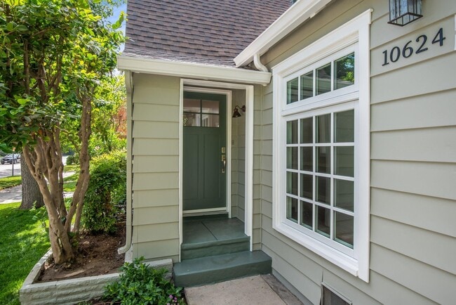Photo - 10624 Bloomfield St Unit #B