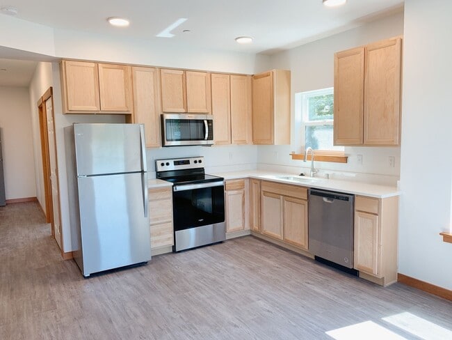 Photo - 1200/1210 Billy Frank Jr St