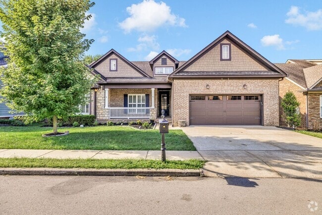 Building Photo - Stunning rental home on a premium lot in s...