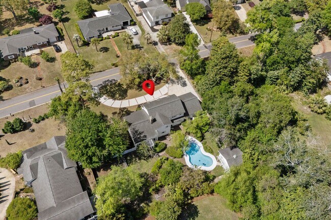 Photo - 5704 Woodside Ave