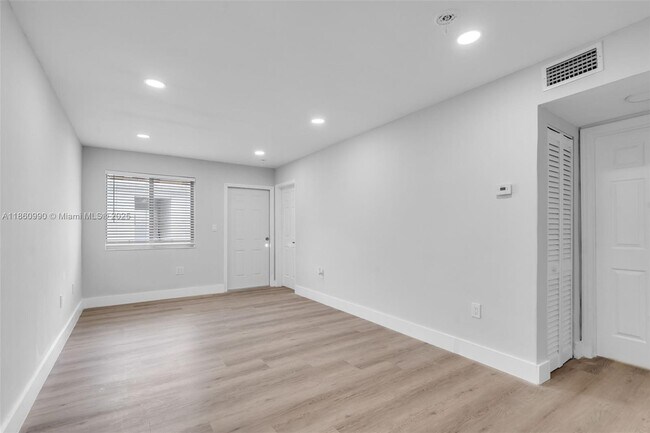 Photo - 560 NE 63rd St Unit 3