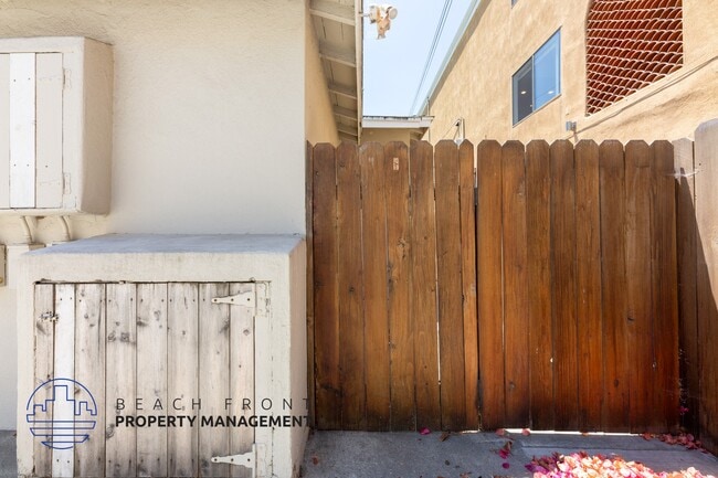 1249 E. 3rd St.