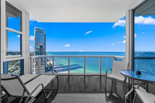 Building Photo - 18201 Collins Ave Unit 4306