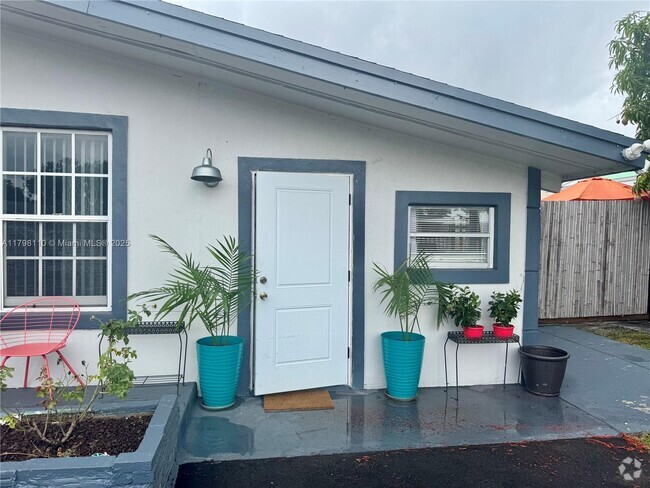 Building Photo - 17830 NE 6th Ct Unit o Rental