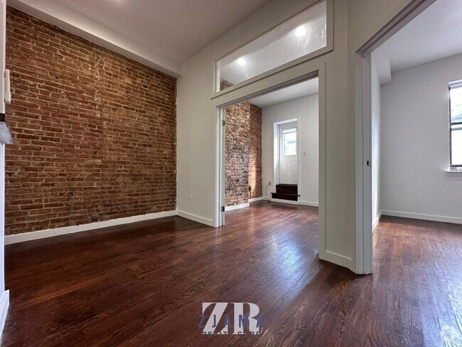 Building Photo - 946 Fulton St Unit 2 Rental