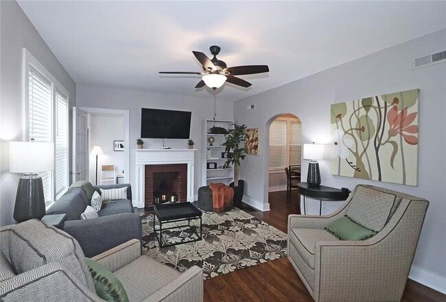 Photo - 2039 Ridgedale Rd NE