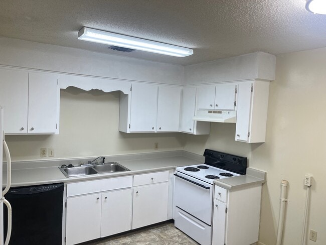 Building Photo - 25 6th St Unit B Rental
