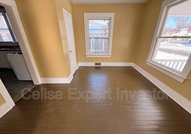 Photo - 3420 Plaza Dr