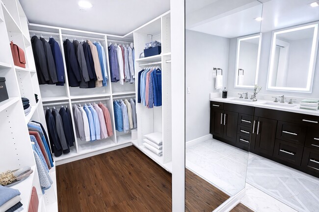 MASTER SUOITE CALIFORNIA WALK-IN CLOSET AND DUAL VANITY ATTACHED BATH