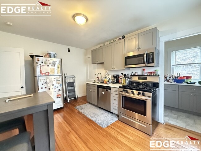 Photo - 111 Kenrick St Unidad 1