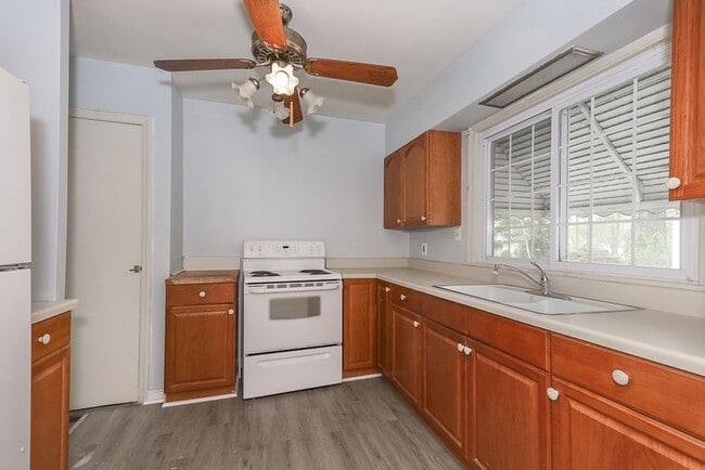 Photo - 1624 Overbrook Rd