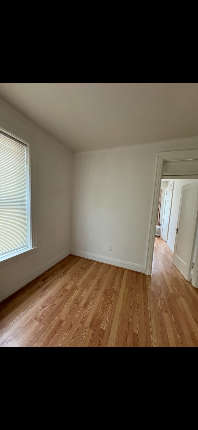 Photo - 30-17 34th St