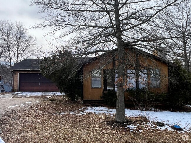 Building Photo - 3 bedroom 2 bath home close to Ft Wood mai...