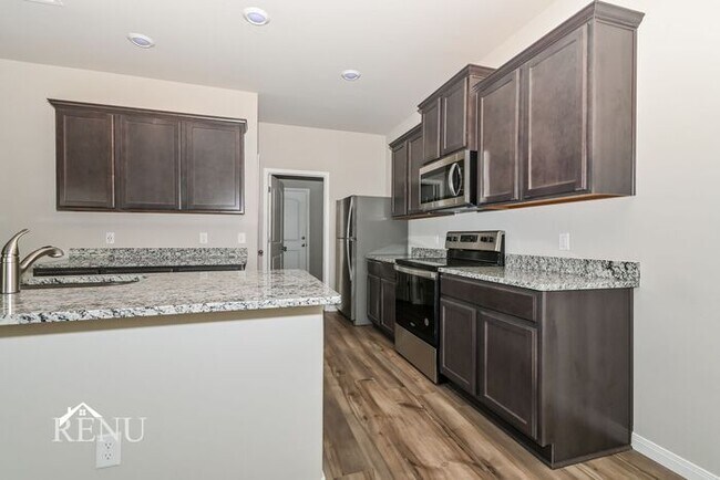 Photo - 1613 Maroon Dr