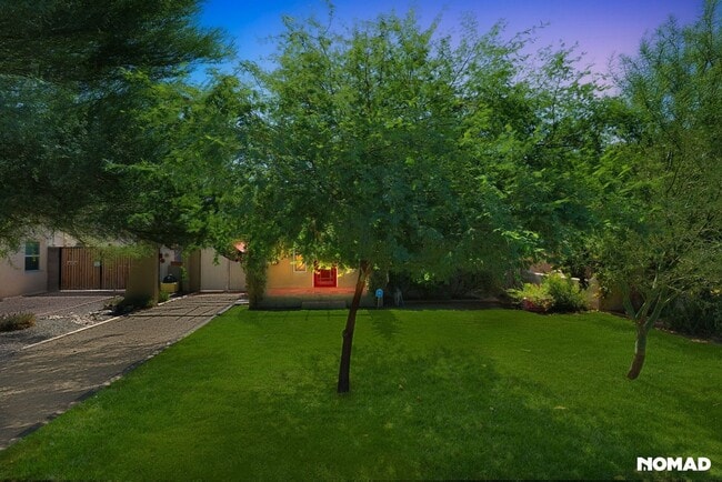 Building Photo - 1711 E Earll Dr