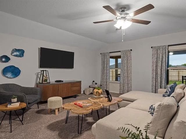 Photo - 620 W 1st St