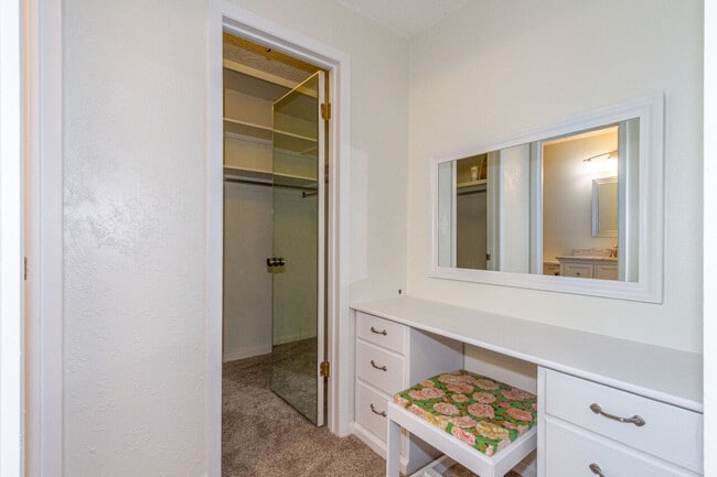 Photo - 411 Lakewood Cir Unit C806