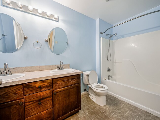 Photo - 49 Oakhill St