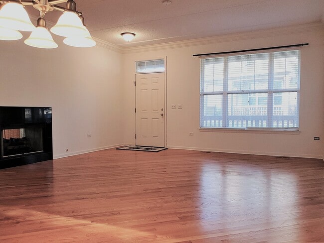 Photo - 1914 Crenshaw Cir