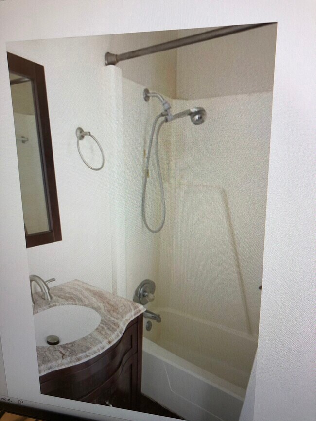 Photo - 2102 Hinkle Ave