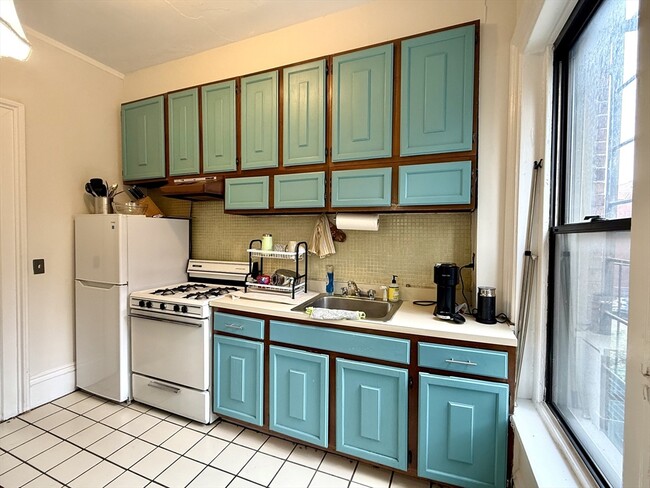 Photo - 354 Marlborough St Unit 3