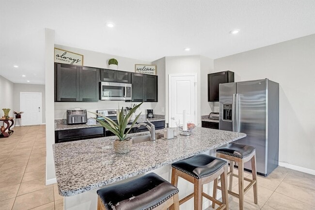 Photo - 712 Pomegranate Pl