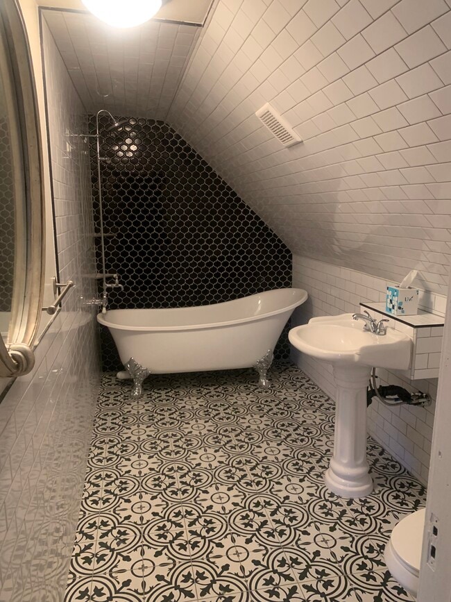 Photo - 1007 E 1st Ave