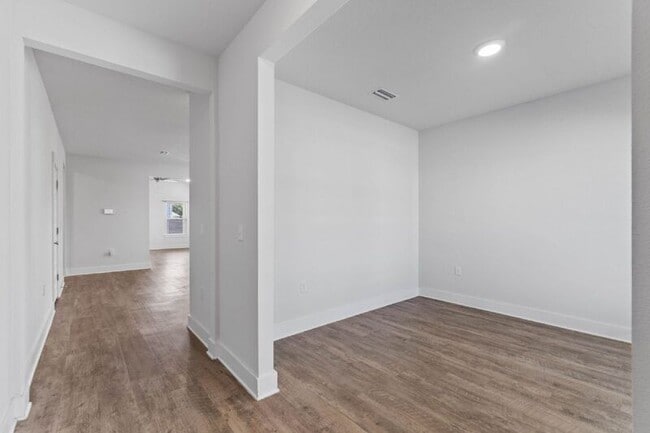 Photo - 5857 Danbury Blvd