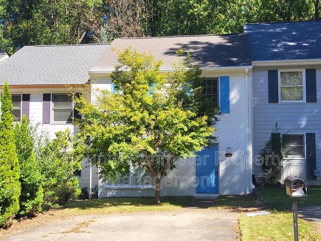 Building Photo - 1731 Twin Brooks Dr SE