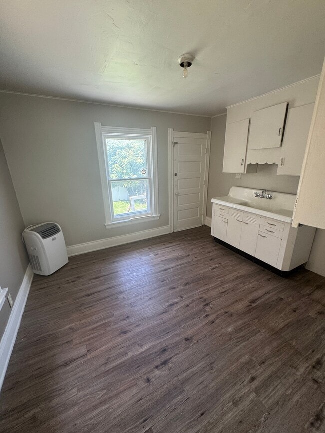 Photo - 2727 Robinwood Ave Unit Upper