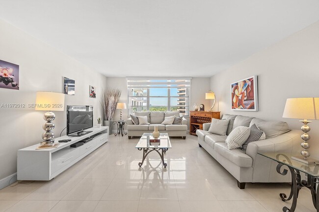 Photo - 5161 Collins Ave Unit 910